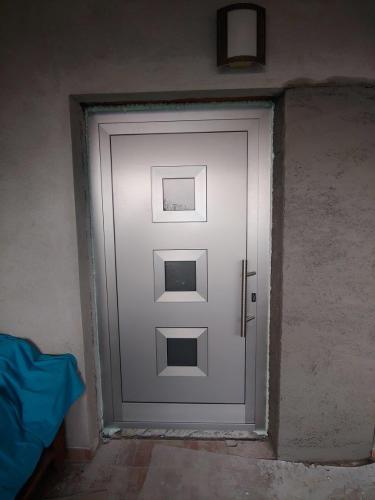 ALU Ulazna vrata 37